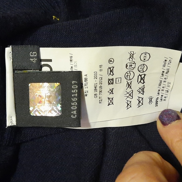 **Like new** Fendi sweater - Picture 5 of 7
